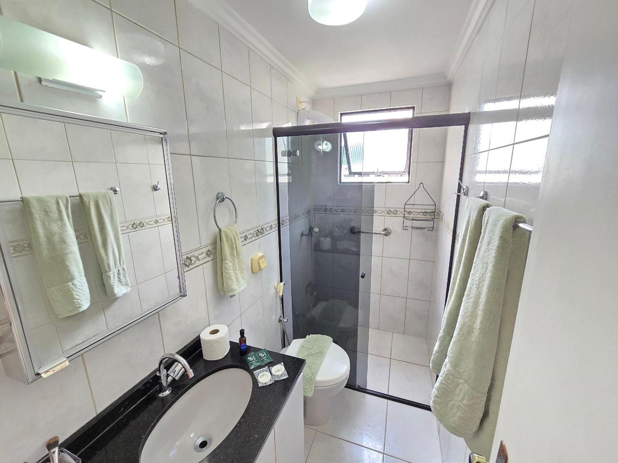 51 - Centro Bc/3 Quartos C/garagem Apartamento *